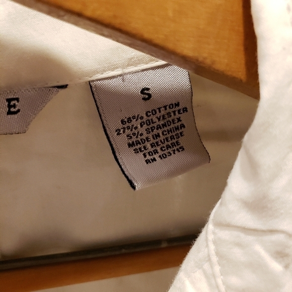 Like NEW Signature by Larry Levine White Tuxedo Blouse Size Small - Picture 4 of 6